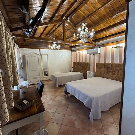 B&B Oasi Di Mamma Clara ラティーナ エクステリア 写真